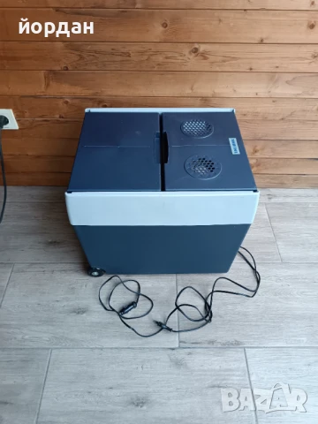 Хладилна чанта Mobicool / Waeco 12/220 волта .48 литра , снимка 2 - Хладилни чанти - 50463892