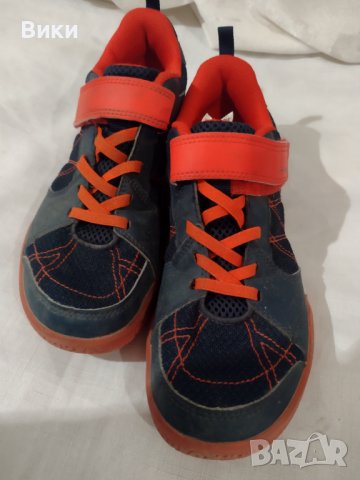 Обувки за бадминтон PERFLY 37 номер . стелка 23,5 см , снимка 1 - Детски маратонки - 39042375