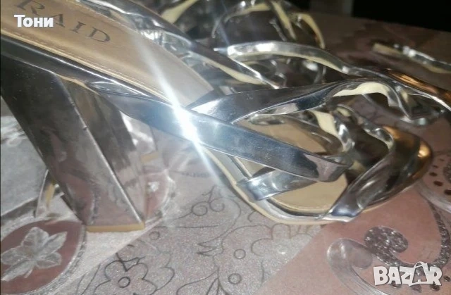 Нови Сребристи Дамски Сандали на Ток 40, снимка 2 - Сандали - 53759697