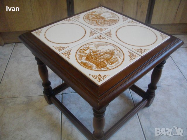 Малка Холандска/Нидерландска Помощна Масичка За Кафе С Плочки-Почти Нова-Отлично Състояние-Масивна