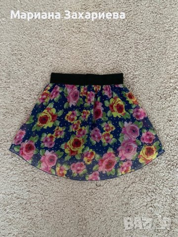 Кокетна къса пола, размер XS, снимка 2 - Поли - 39221771