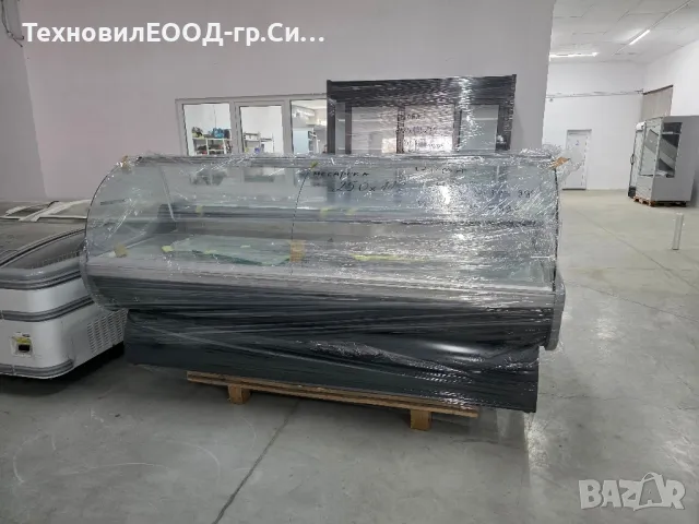 Хладилна витрина 250х110, снимка 2 - Витрини - 49925969