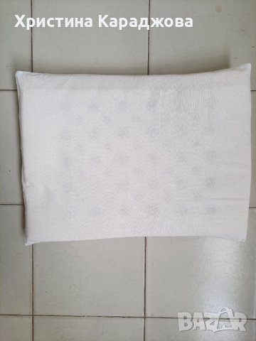 Бебешка дишаща възглавница с перфорирана пяна