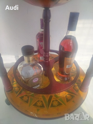 Глобус бар Tre Esse-Worlds, Worlds е подвижен глобус с място за бутилки и чаши за алкохол , снимка 5 - Антикварни и старинни предмети - 53832776