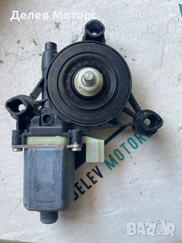 Предно дясно моторче за ел. стъкло 5Q0959802C от Seat Leon Sportstourer Xcellence 2. 0TDI, 4x4