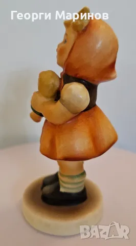 Goebel Hummel, порцеланова фигура, Girl with Doll, номер 239/B 1967 г.
, снимка 4 - Колекции - 48465641