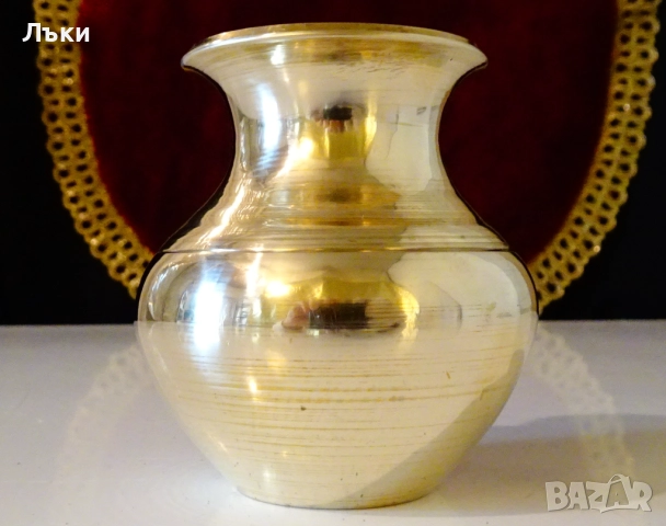 Бронзова кана,каничка,гарафа за ракия,мляко,ваза. 