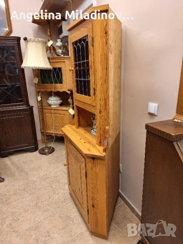 Винтидж ъглова витрина масив, снимка 3 - Секции и витрини - 51607102