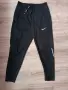 Спортно долнище Nike, снимка 1