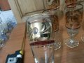 Стъклени чаши с позлата гравирани , снимка 1 - Антикварни и старинни предмети - 35778759