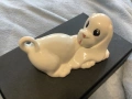 Фигурка на куче порцелан отличен състояние , снимка 1