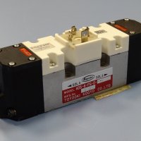 Пневматичен разпределител TOYOOKI AD5-6-FG-D-9-N pneumatic solenoid valve , снимка 1 - Резервни части за машини - 38990096