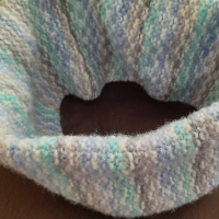 Плетен кръгъл шал на две куки, снимка 1 - Шалове - 36045972