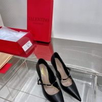 Valentino (реплика) 61, снимка 7 - Дамски обувки на ток - 44518377