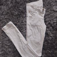 Бял панталон, снимка 1 - Панталони - 42518744