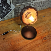 Лампа направена от стар фар., снимка 1 - Настолни лампи - 44528358