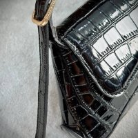 Balenciaga чанта, снимка 10 - Чанти - 40339933