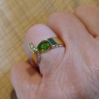 Пръстен в диаманти и зелен циркон, снимка 1 - Пръстени - 40377166