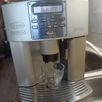 Кафеавтомат Делонги, в много добро състояние, работи отлично и прави хубаво кафе с каймак , снимка 4 - Кафемашини - 42416618