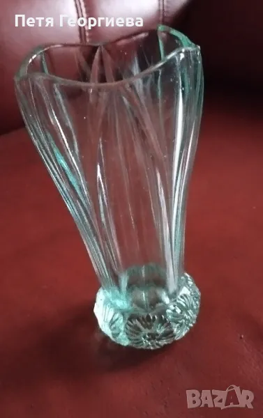 Стилна стъклена ваза, снимка 1