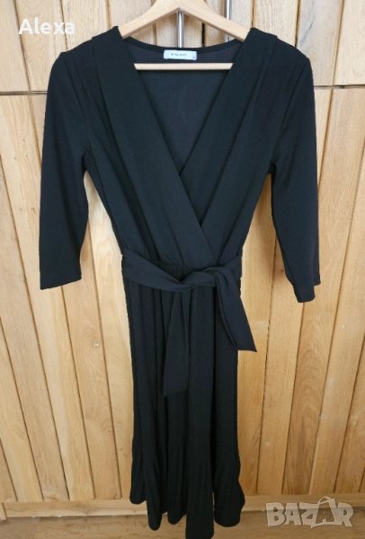 Рокля плисирана в черен цвят марка Reserved размер S, снимка 1
