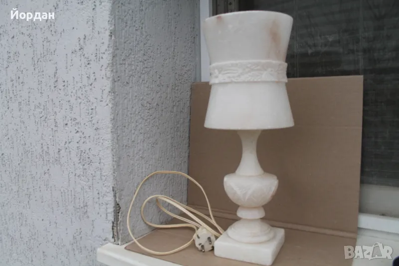 Лампа от бял мрамор, снимка 1