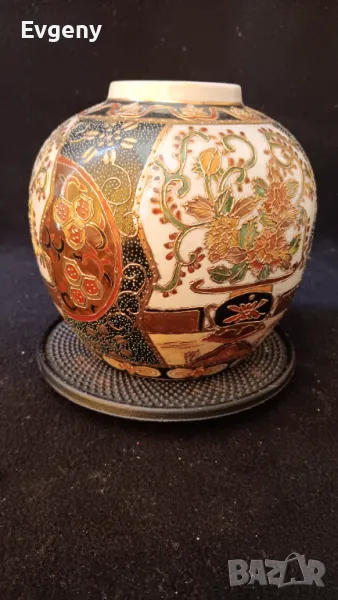 Японска ваза на бронзова стойка, снимка 1