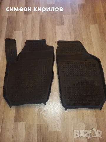 Продавам стелки за Шкода Фабия2