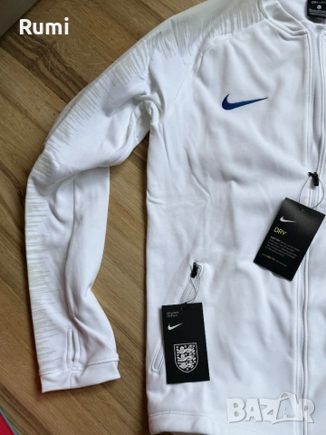 Чисто нова горница  Nike England Anthem Youth ! S, снимка 2 - Спортни дрехи, екипи - 52850939
