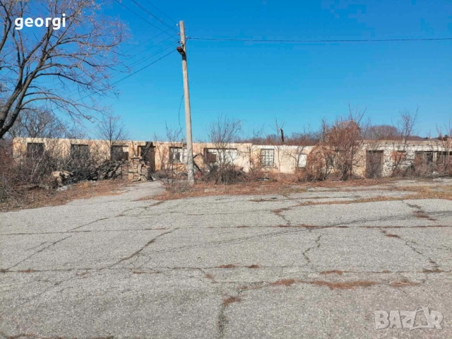 Имот в с. Оброчище с площ от 2405кв.м сграда с площ от 562 кв.м, снимка 2 - Къщи - 51912976