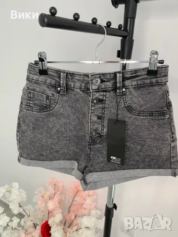 Нови къси дънки размер М, снимка 3 - Дънки - 49692937