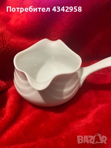 Tettau.1968г.Порцеланова каничка за сос.
