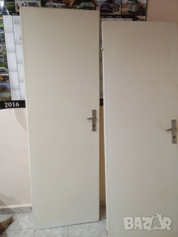 Продавам 5 бели врати втора употреба с брави без каси.