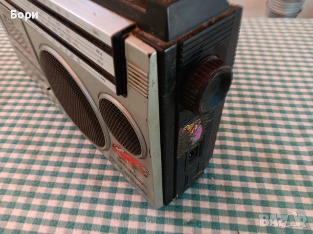 Радиокасетофон, снимка 8 - Радиокасетофони, транзистори - 42002978