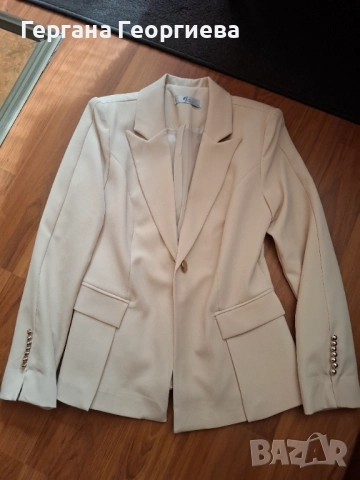 Дамско сако екрю