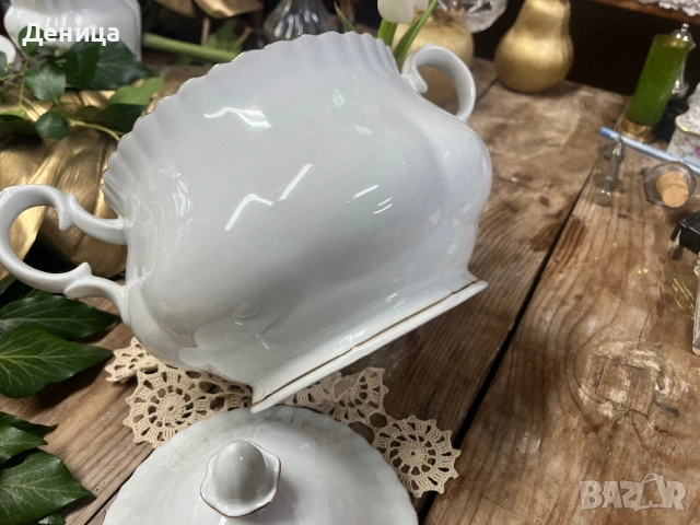 Изглежда добре и върху грубата дървена повърхност и върху красива покривка🥰  Български на Китка♥️  , снимка 9 - Кутии за храна - 53422337