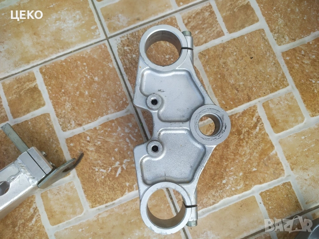 Горна стойка за вилка,трипътник за Хонда CB, снимка 2 - Части - 53846079