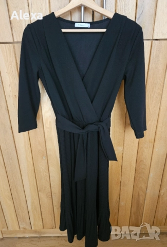 Рокля плисирана в черен цвят марка Reserved размер S