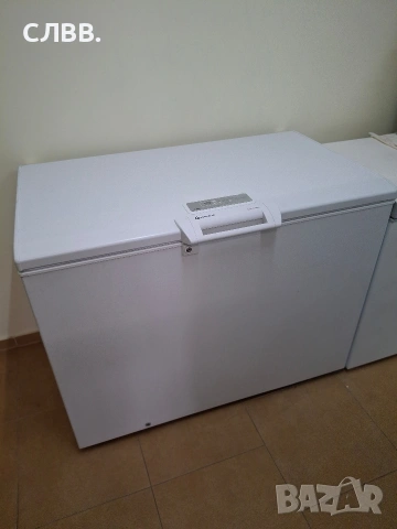 продавам фризер BAUKNECHT 