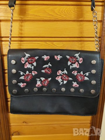 Кожена черна дамска чанта Loft, снимка 1