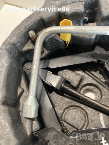 Комплект крик за колело за Peugeot 607 2.7 HDI (2003) 9642102580, снимка 3 - Части - 53779623