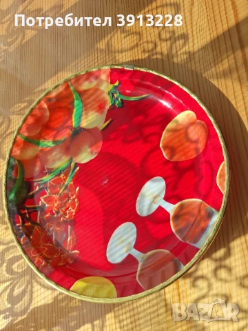 Поднос пластмаса. 