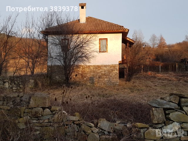 Продавам къща в село Гумощник, снимка 10 - Къщи - 42165278