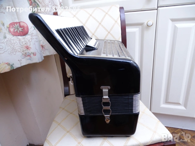 Продавам акордеон Weltmeister 60 баса в отлично състояние, снимка 9 - Акордеони - 53573069