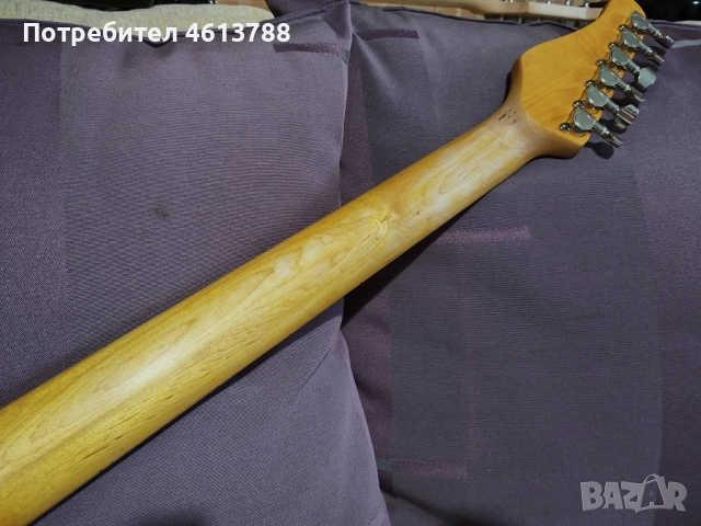 Електрическа китара с мейпъл гриф, снимка 10 - Китари - 52857909