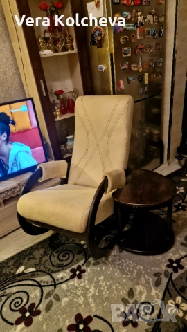 Люлеещ се стол с масичка