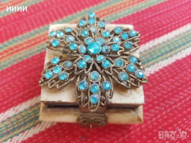 Кокалена кутия за бижута 