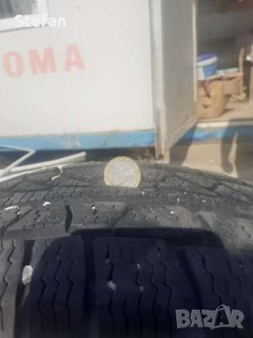 Зимни гуми 195/65/15, снимка 2 - Гуми и джанти - 51269764