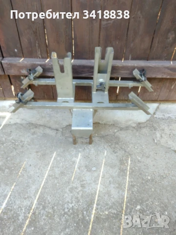 Стойка за 2 велосипеда със закрепване на тегличa