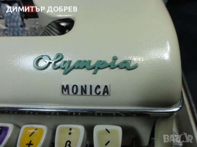 СТАРА РЕТРО ПОРТАТИВНА ПИШЕЩА МАШИНА OLYMPIA MONICA, снимка 5 - Антикварни и старинни предмети - 53749072